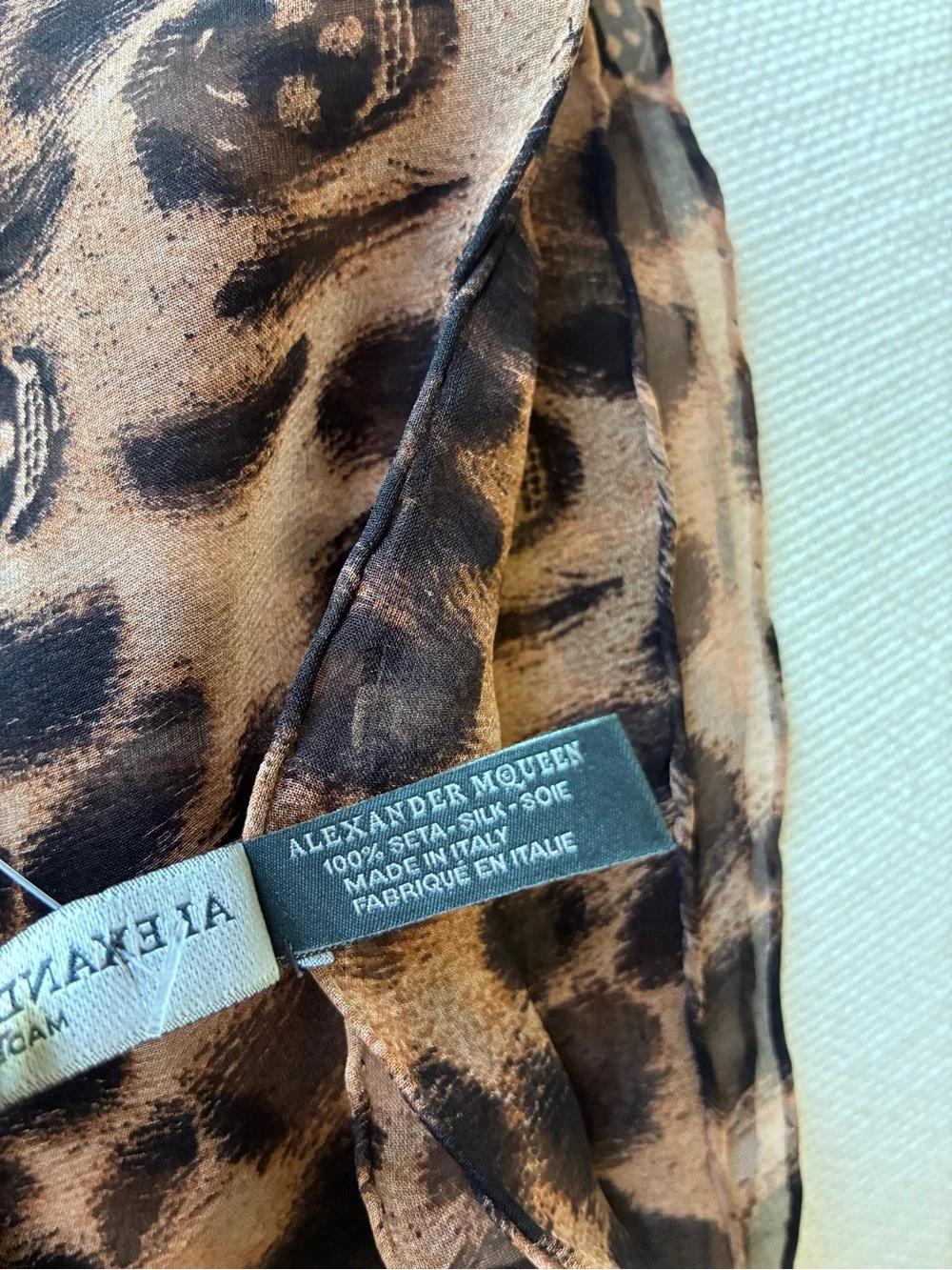 *NWT* Alexander McQueen 140*140cm 🐆 Skull Leopard Silk Scarf ✨